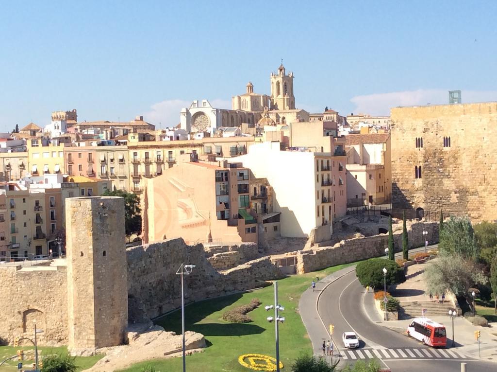 Tarragona Suites Mediona Εξωτερικό φωτογραφία
