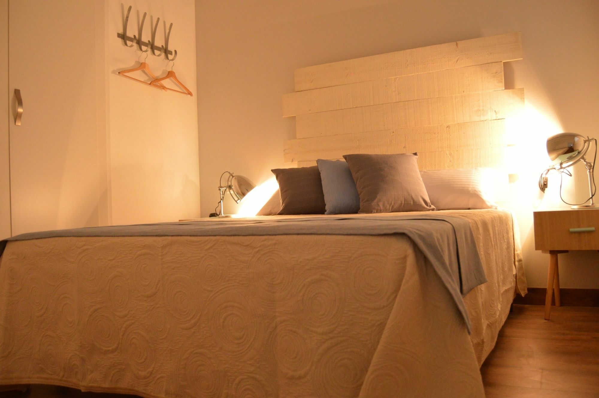 Tarragona Suites Mediona Εξωτερικό φωτογραφία