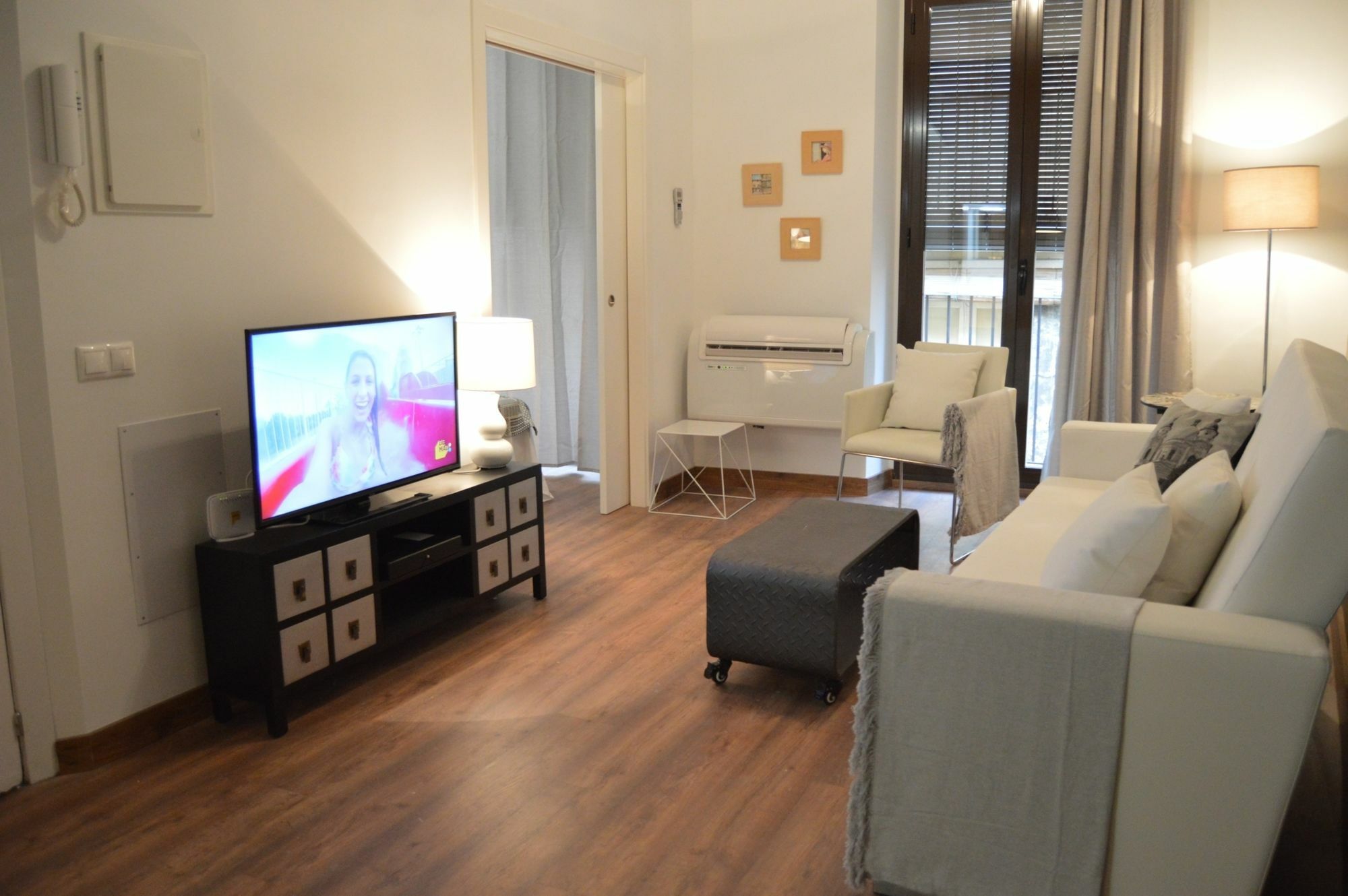 Tarragona Suites Mediona Εξωτερικό φωτογραφία