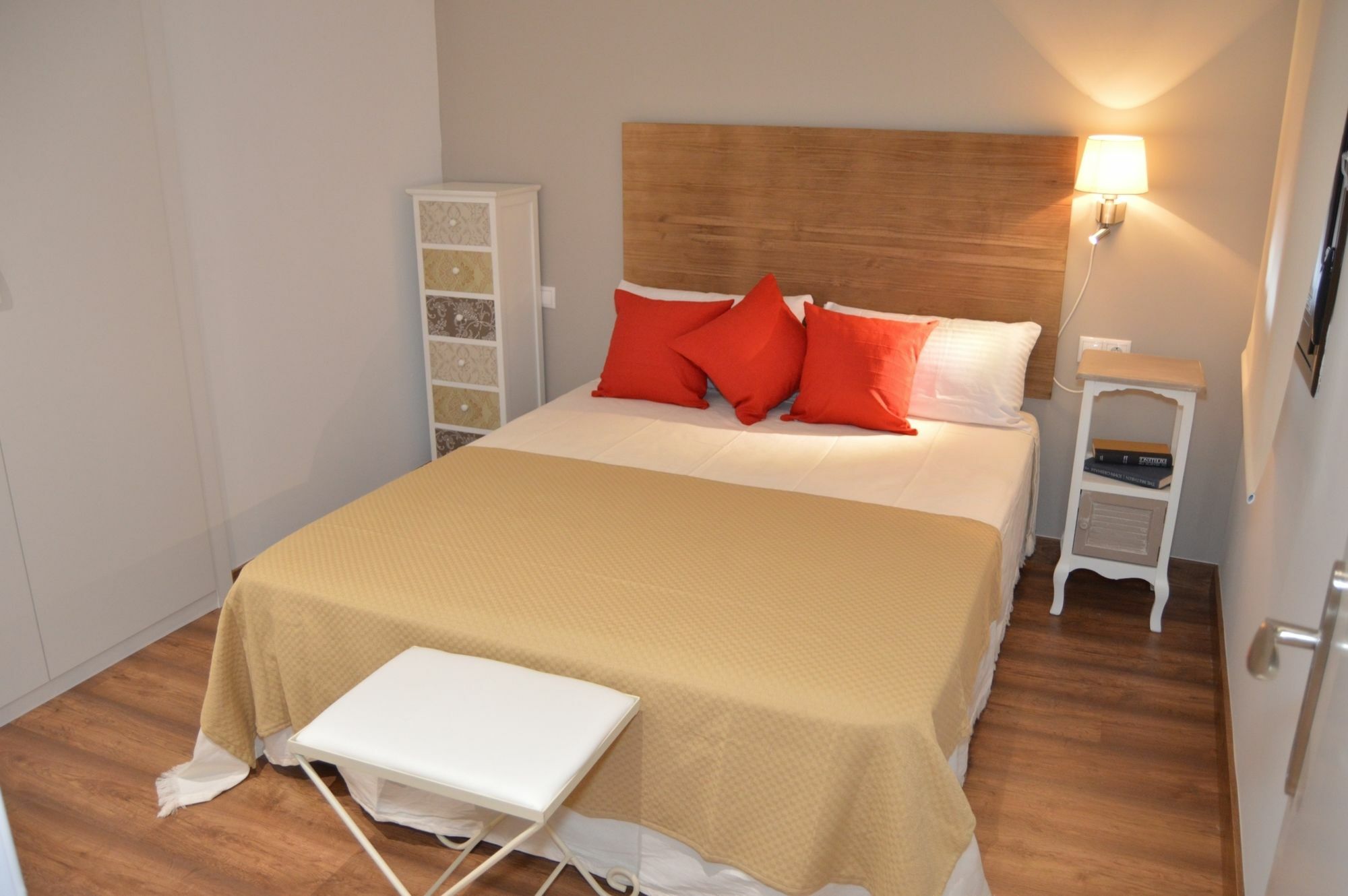 Tarragona Suites Mediona Εξωτερικό φωτογραφία