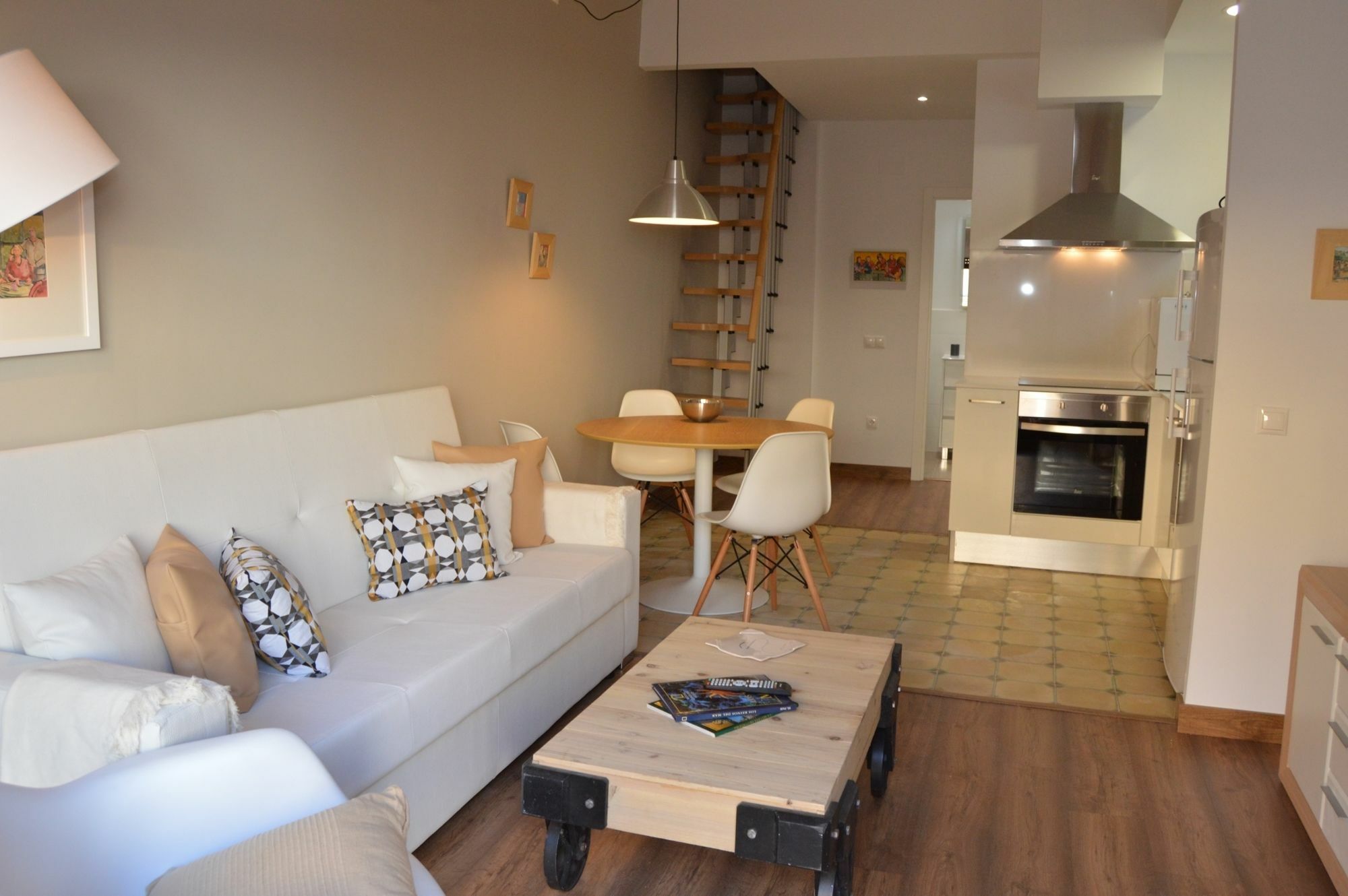 Tarragona Suites Mediona Εξωτερικό φωτογραφία